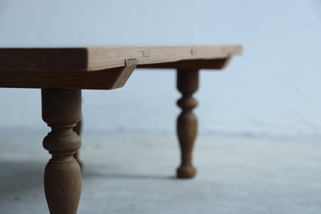 ろくろ脚のサイドテーブルの通販 | ライフスタイルショップICCA Online 